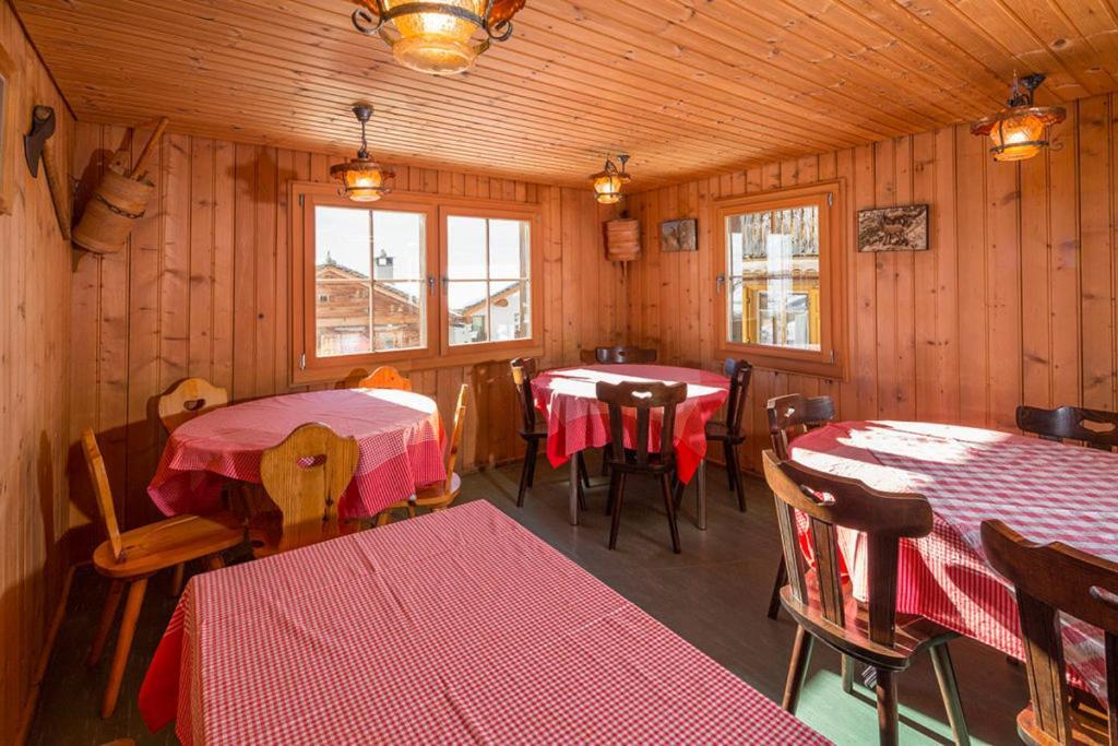 فندق Gasthaus Alpenrose Juf المظهر الخارجي الصورة
