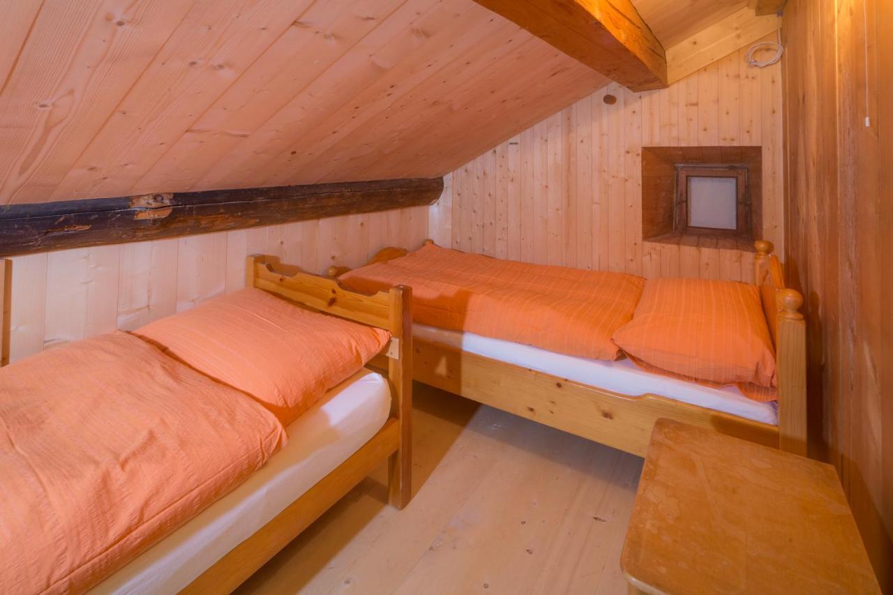 فندق Gasthaus Alpenrose Juf المظهر الخارجي الصورة