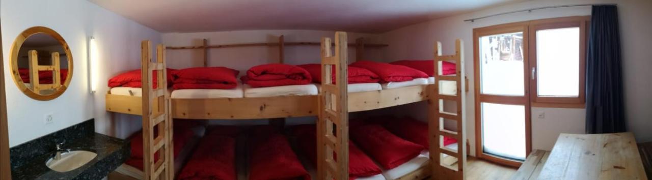 فندق Gasthaus Alpenrose Juf المظهر الخارجي الصورة